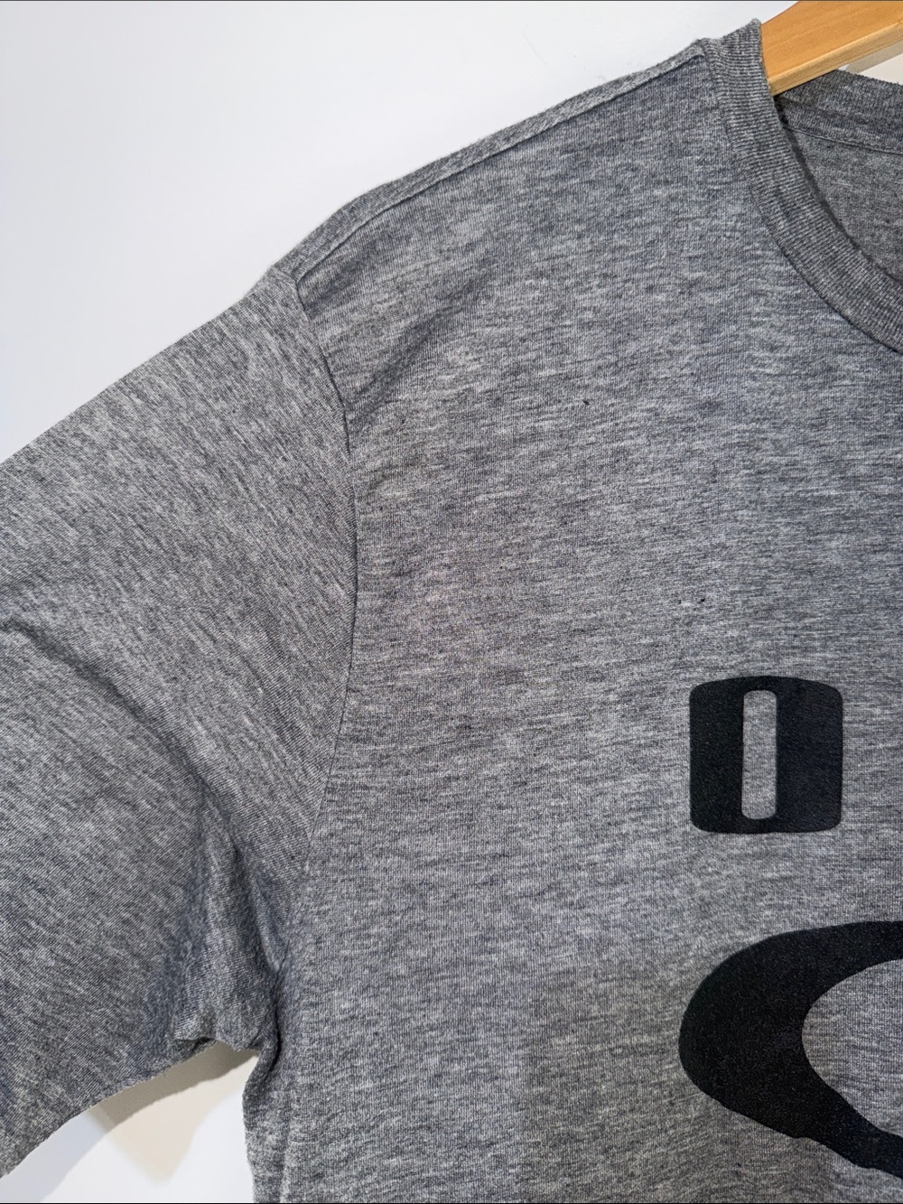 Oakley Men’s Gray Logo Short Sleeve T-Shirt size XLarge - Picture 4 of 4